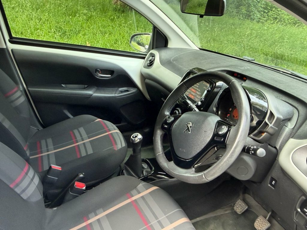 Peugeot 108 1.2L Allure DF15JTY White #2