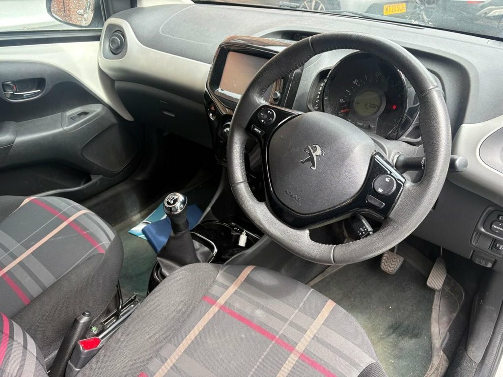 Peugeot 108 1L Allure White #2