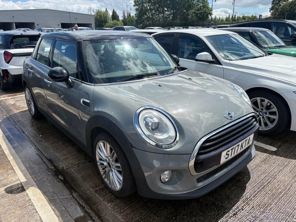 Mini Hatch 5-Door Chili Pack Panoramic Roof Blue #1