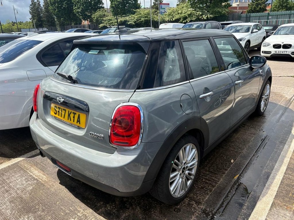 Mini Hatch 5-Door Chili Pack Panoramic Roof Blue #4
