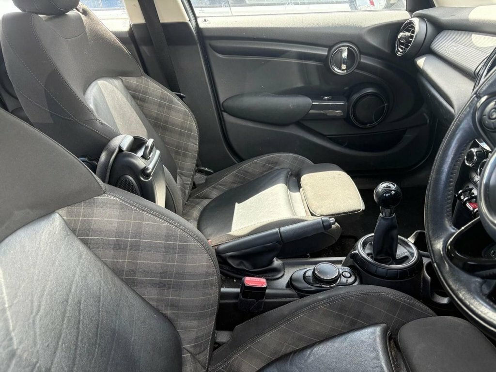 Mini Hatch 5-Door Chili Pack Panoramic Roof Blue #6