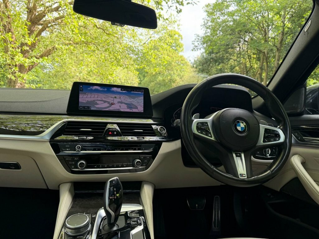 BMW 5 Series Se Black #32
