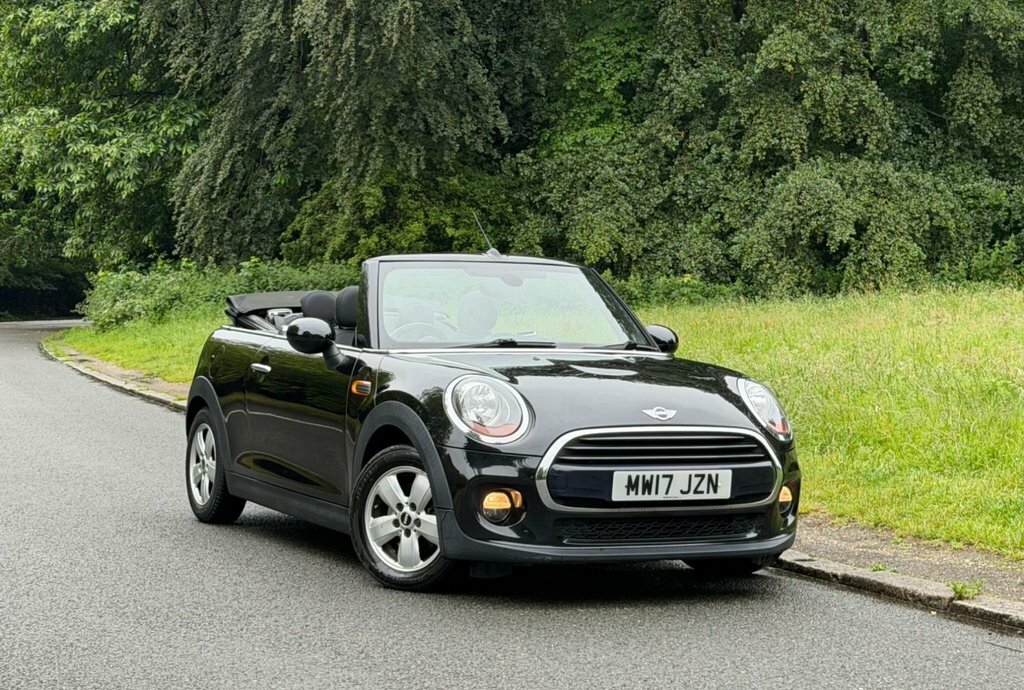 Mini Convertible 1.5L Cooper Black