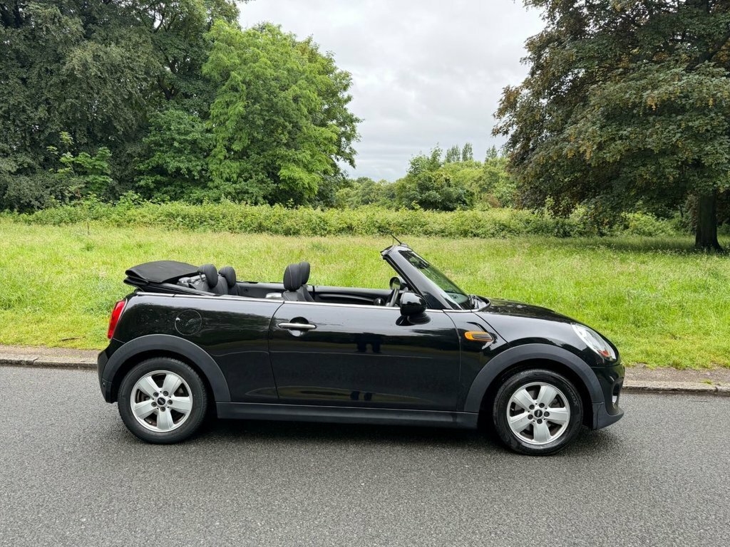 Mini Convertible 1.5L Cooper Black #3
