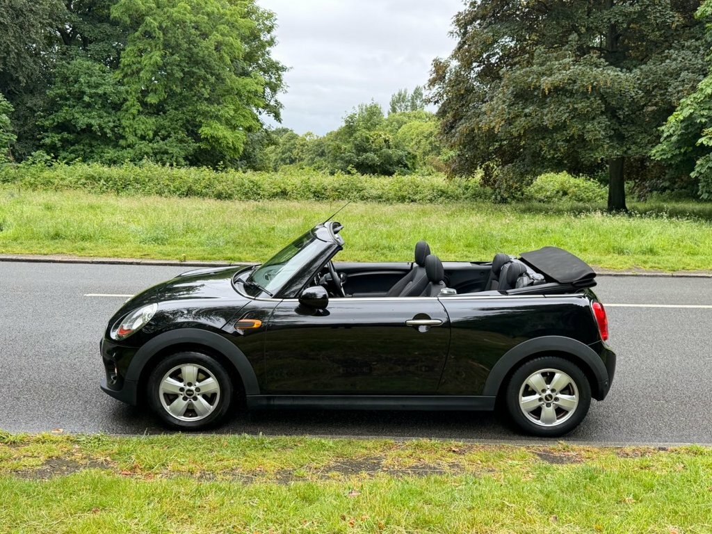 Mini Convertible 1.5L Cooper Black #4