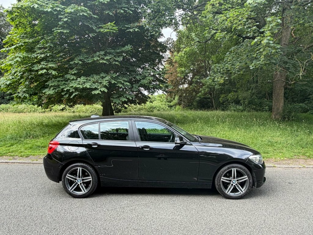 BMW 1 Series 1.5L Sport Black #4
