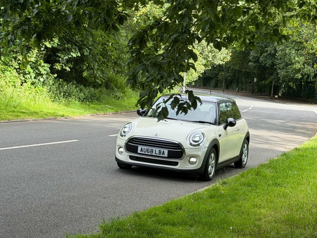 Mini Hatch 1.5L Cooper Classic AU68LBA White #3