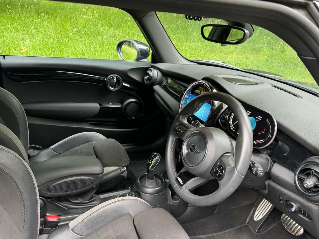 Mini Hatch 2L Cooper S Sport OV72HGE Black #2