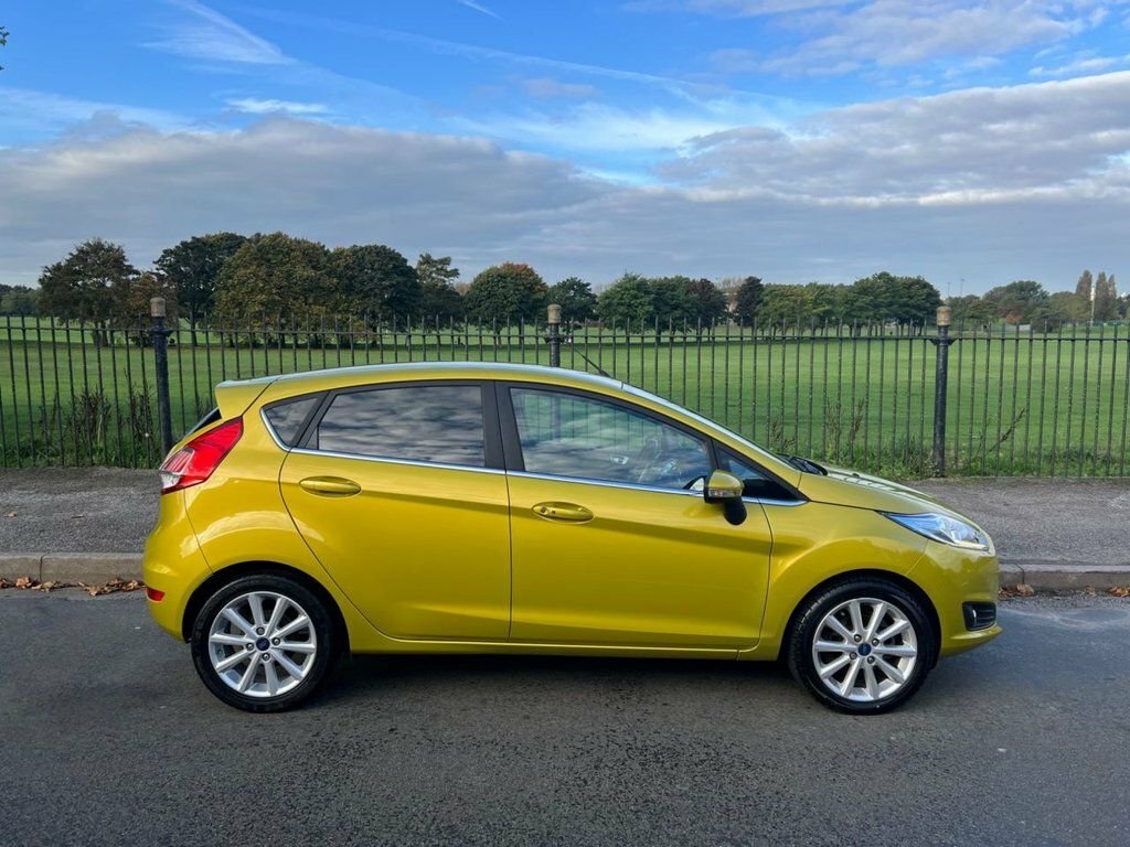 Ford Fiesta 1L Titanium Yellow #4