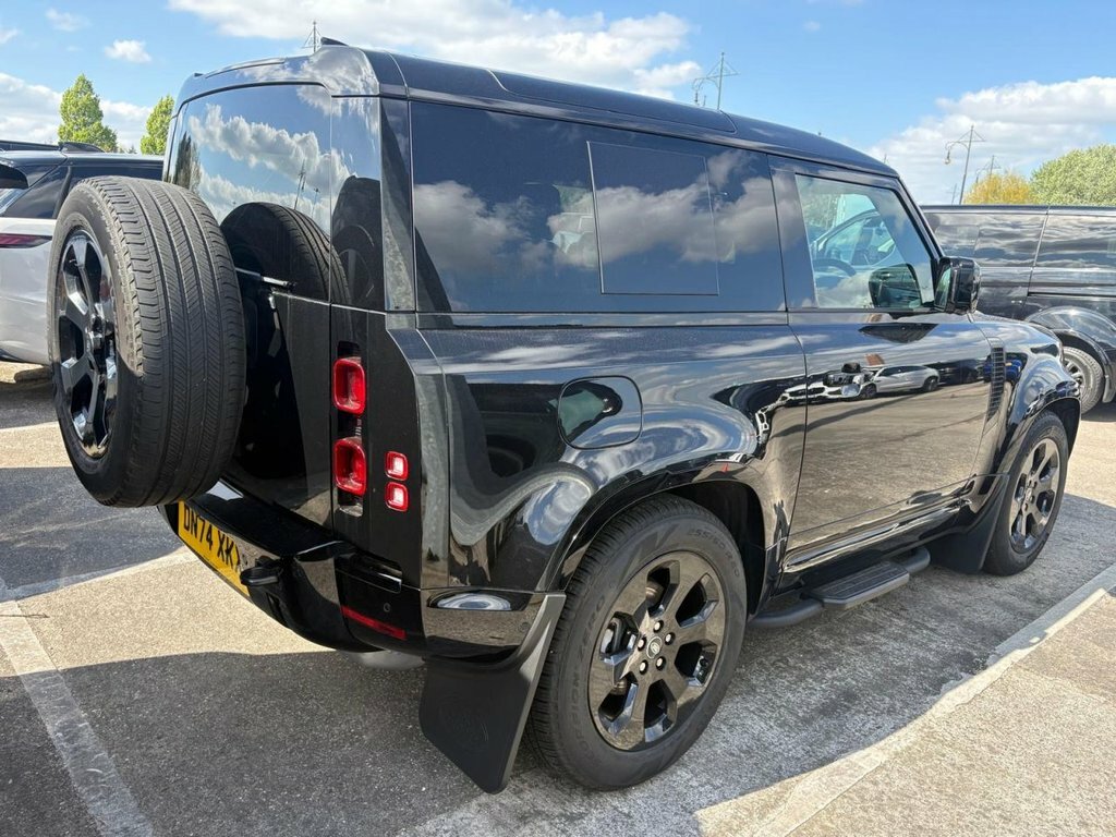 Land Rover Defender 90 3L X-dynamic Se Black #2