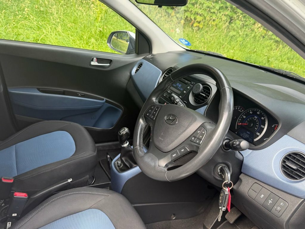 Hyundai I10 1L Premium Silver #2