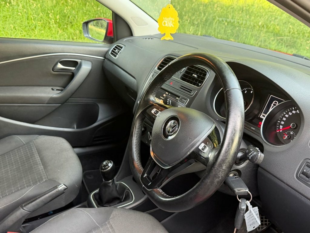Volkswagen Polo 1.2L Se YJ15ZYP Red #2