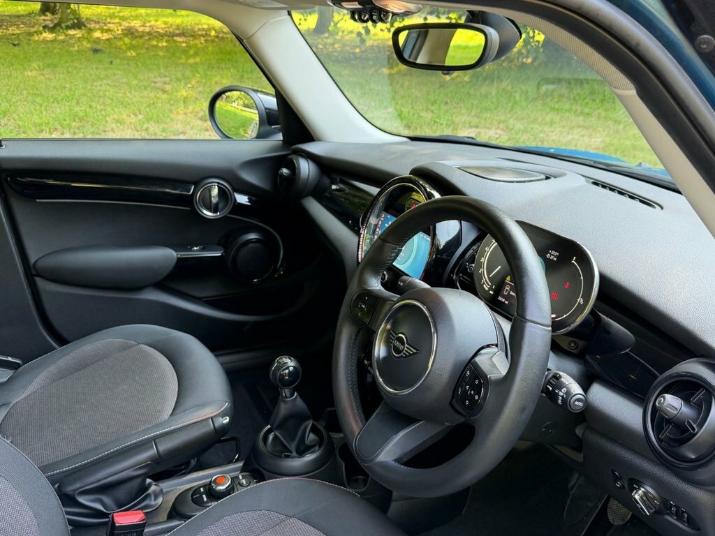 Mini Hatch 1.5L Cooper Classic Blue #2