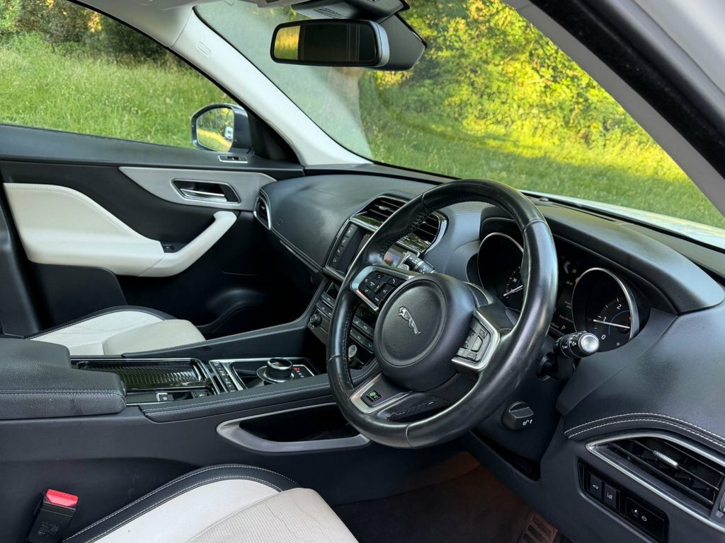 Jaguar F-Pace 2L R-sport White #2