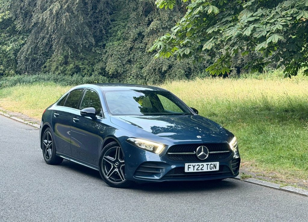 Mercedes-Benz A Class 2L Amg Line Edition Blue