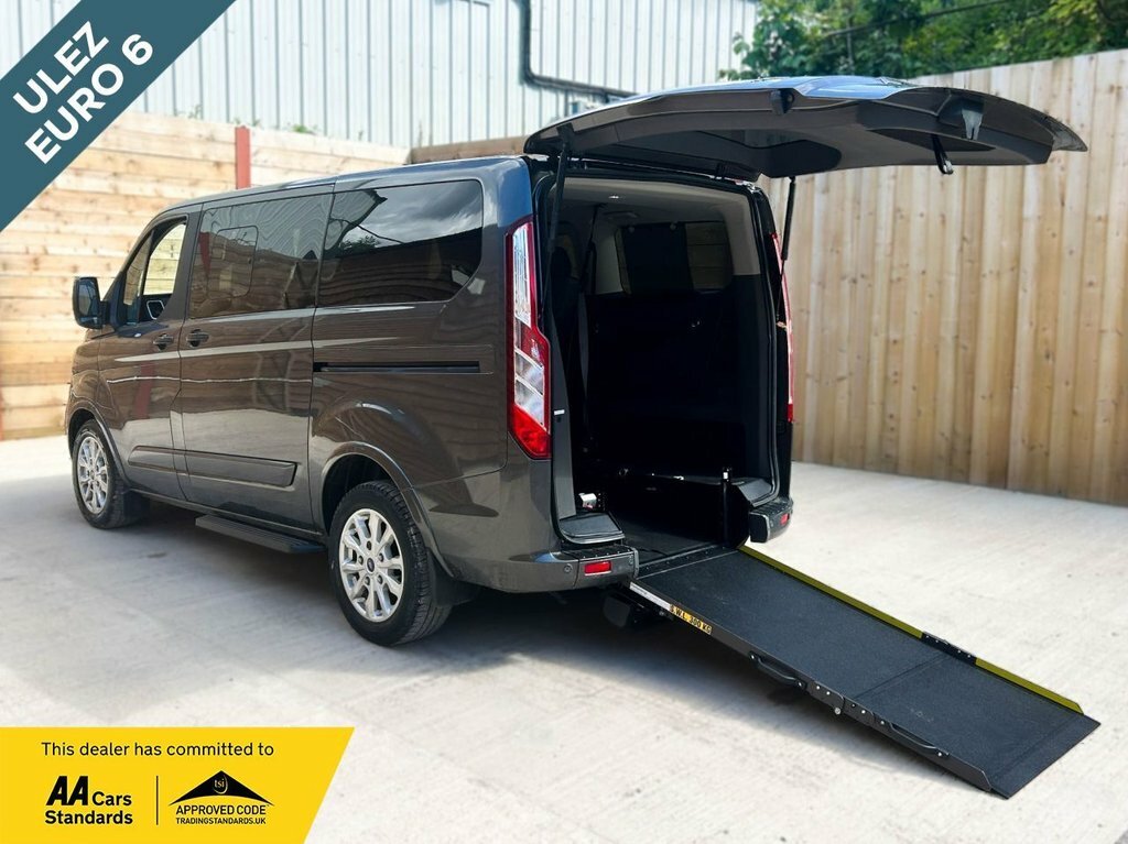 Ford Tourneo Custom 2L Titanium WG20LZJ Grey
