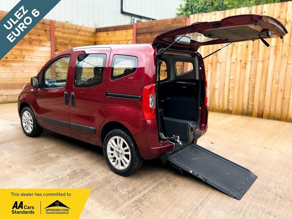 Fiat Qubo 1.4L Lounge Red