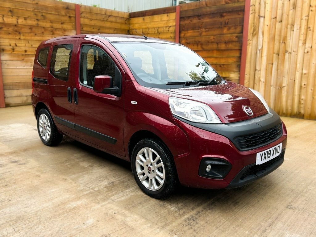 Fiat Qubo 1.4L Lounge Red #3