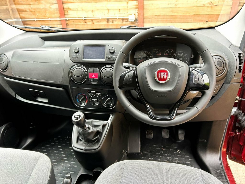 Fiat Qubo 1.4L Lounge Red #2