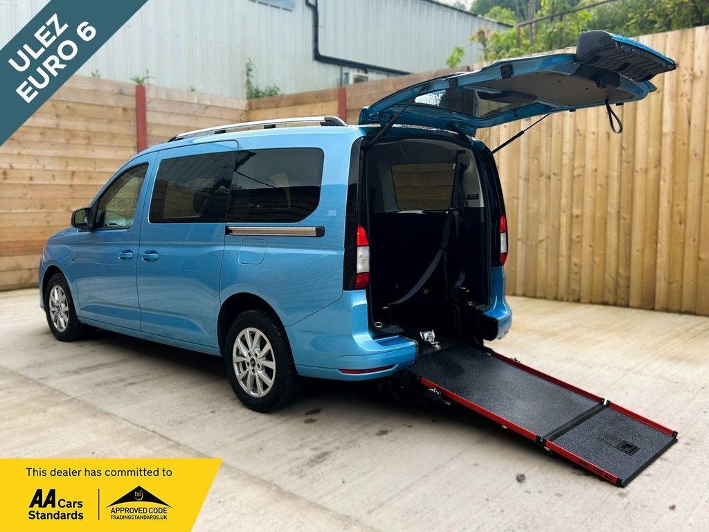 Ford Grand Tourneo Connect 2L Titanium Blue