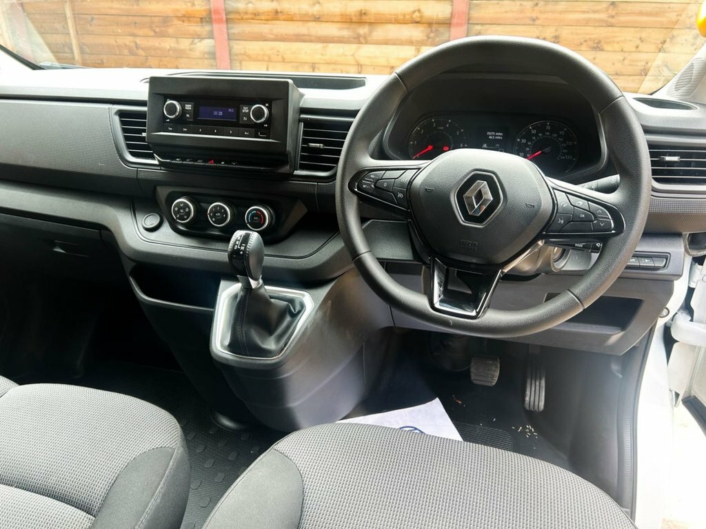 Renault Trafic 2L Business NC24OWP White #2