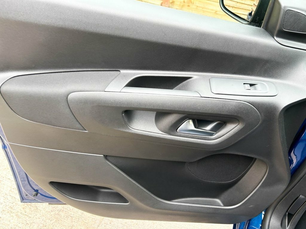 Vauxhall Combo Life Life Ultimate XL Green #28