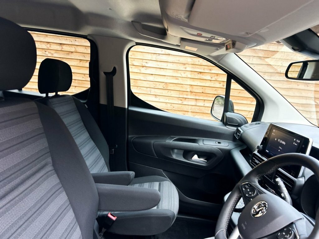 Vauxhall Combo Life Life Ultimate XL Green #17