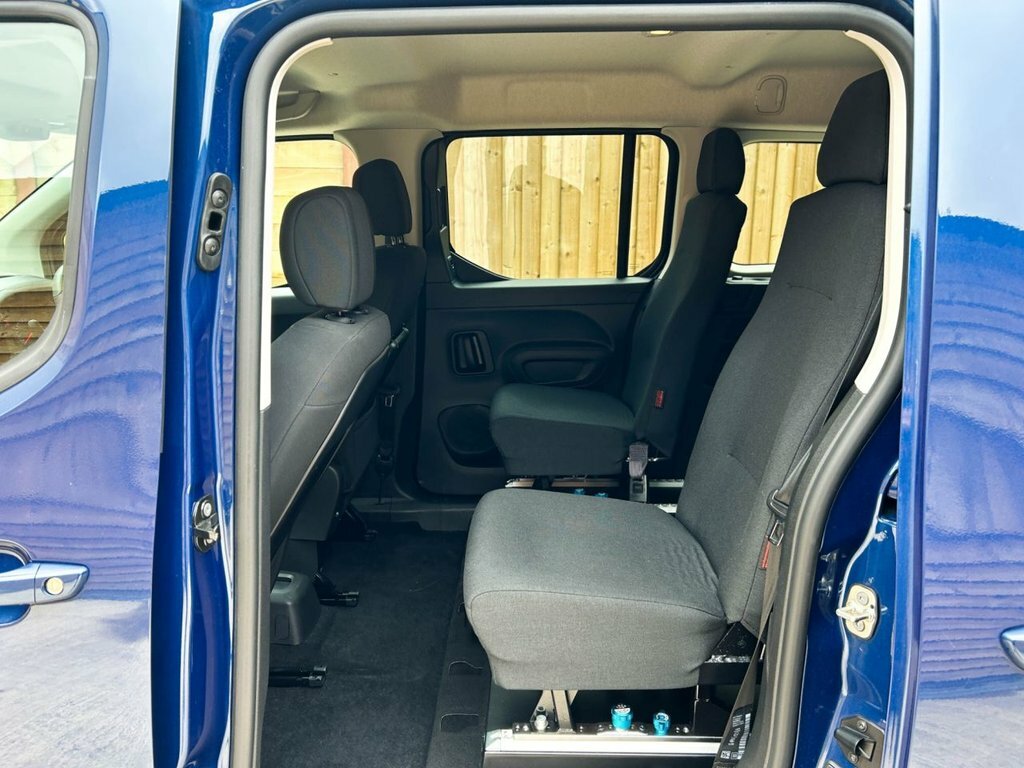 Vauxhall Combo Life Life Ultimate XL Green #22