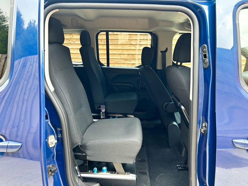 Vauxhall Combo Life Life Ultimate XL Green #18
