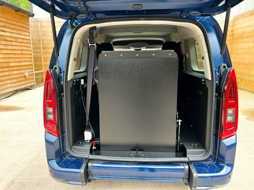 Vauxhall Combo Life Life Ultimate XL Green #13