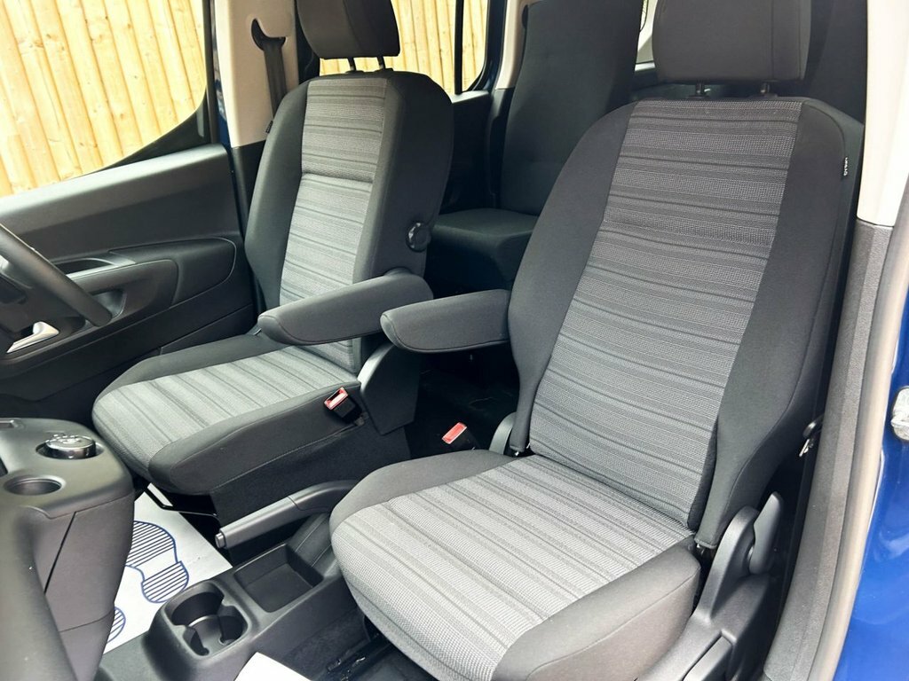 Vauxhall Combo Life Life Ultimate XL Green #21