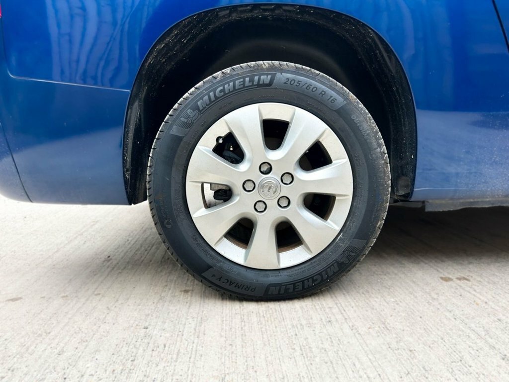 Vauxhall Combo Life Life Ultimate XL Green #31