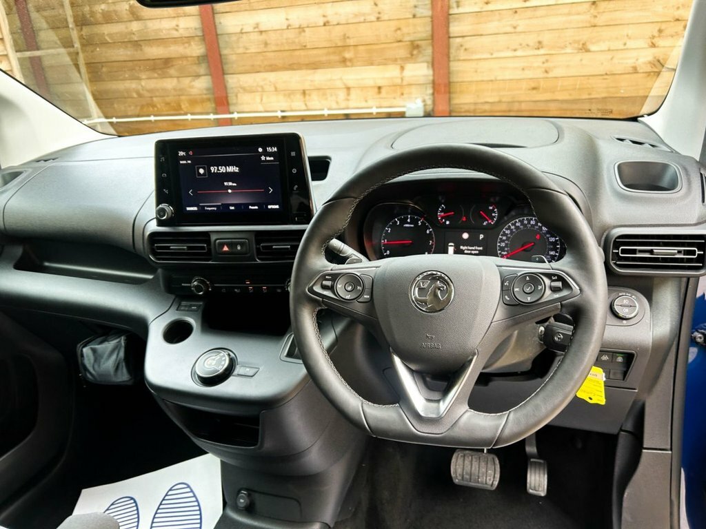 Vauxhall Combo Life 1.5L Null Blue #2