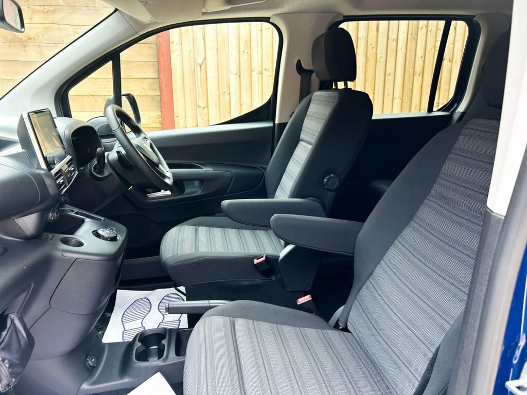 Vauxhall Combo Life Life Ultimate XL Green #20
