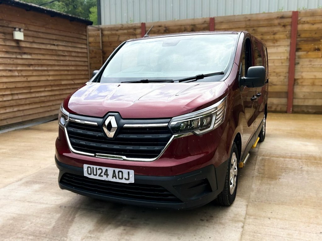 Renault Trafic 2L Start OU24AOJ Red #4