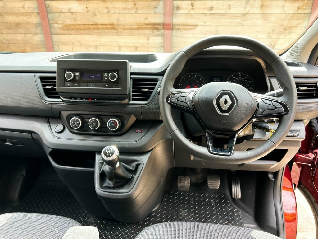 Renault Trafic 2L Start OU24AOJ Red #2