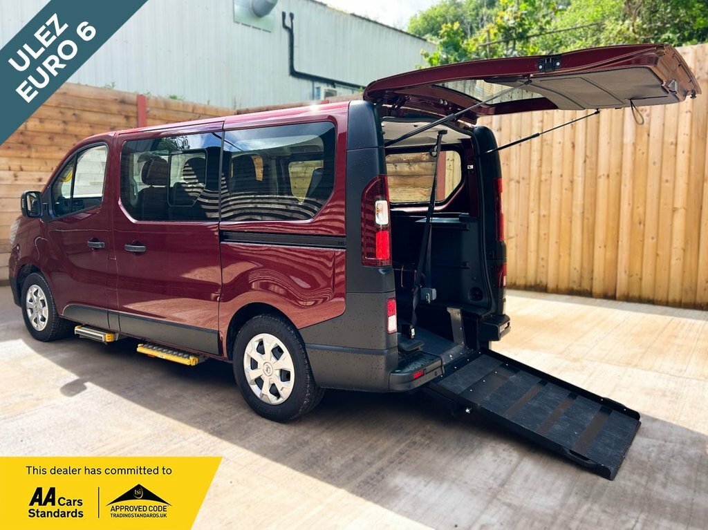 Renault Trafic 2L Start Red