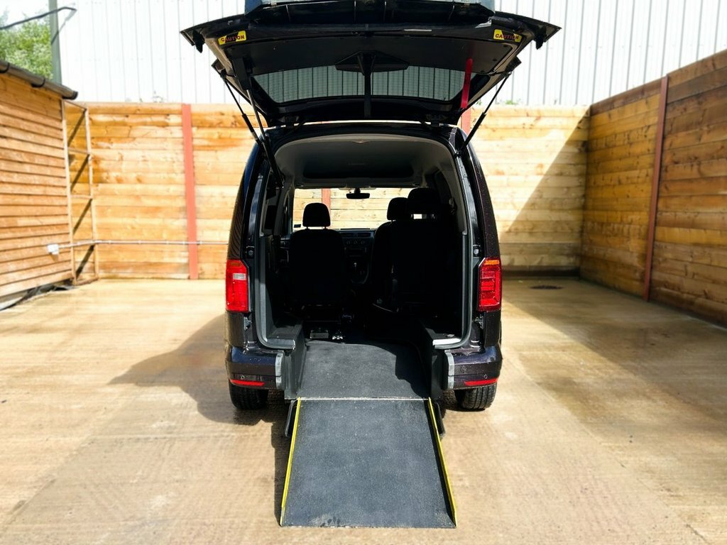 Volkswagen Caddy Life Life 2.0 Tdi Bluemotion Tech Mpv Green #14