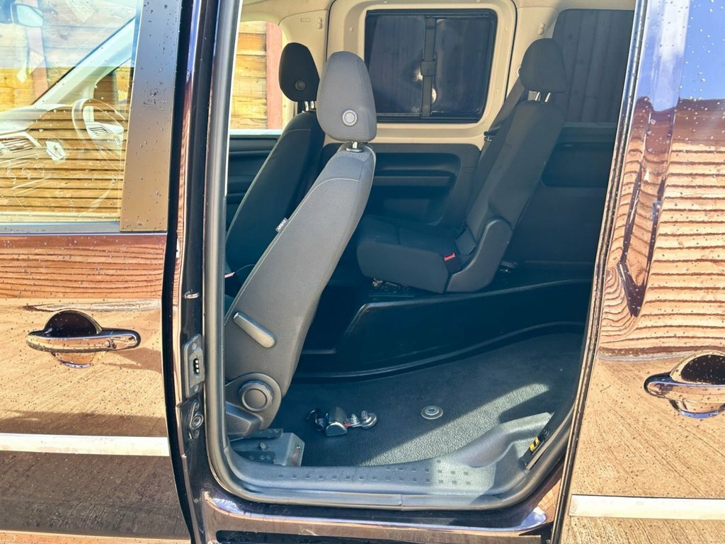 Volkswagen Caddy Life Life 2.0 Tdi Bluemotion Tech Mpv Green #22