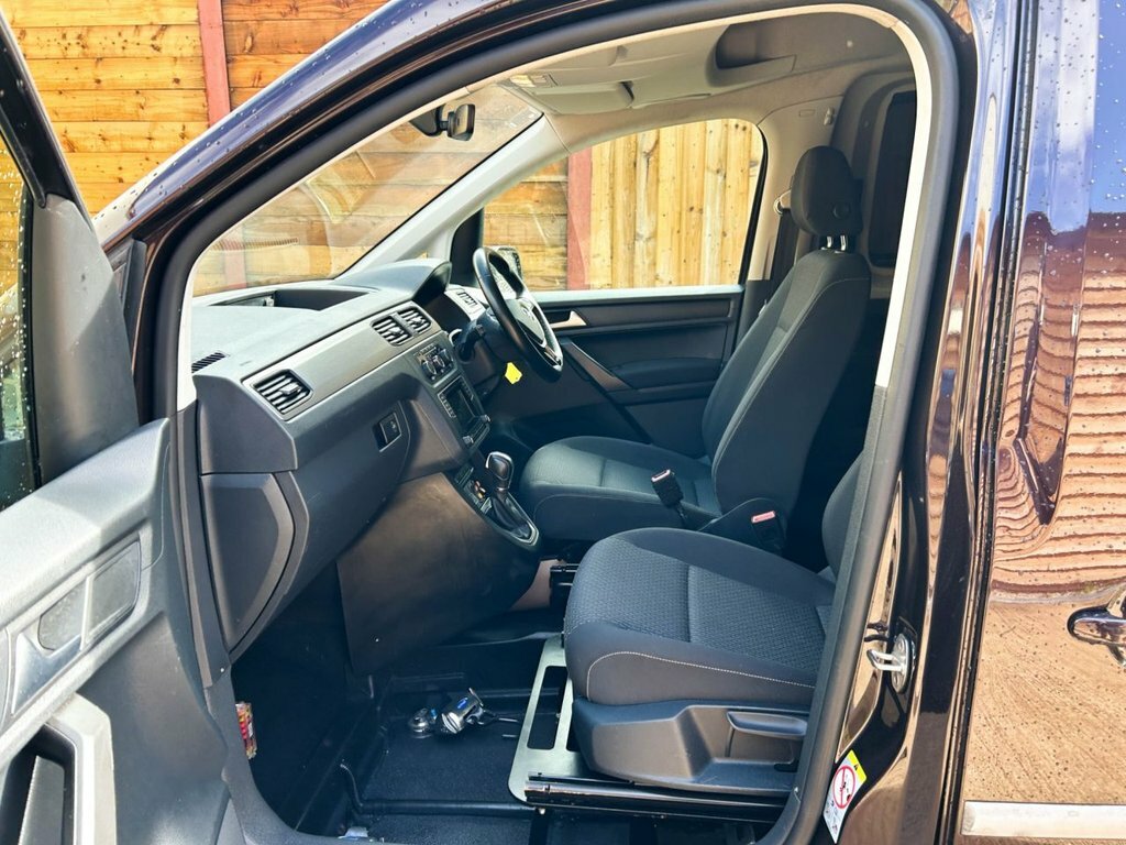Volkswagen Caddy Life Life 2.0 Tdi Bluemotion Tech Mpv Green #20