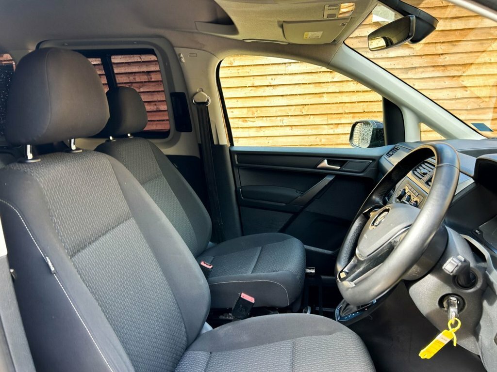 Volkswagen Caddy Life Life 2.0 Tdi Bluemotion Tech Mpv Green #17
