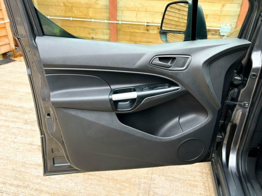 Ford Tourneo Connect Titanium White #29
