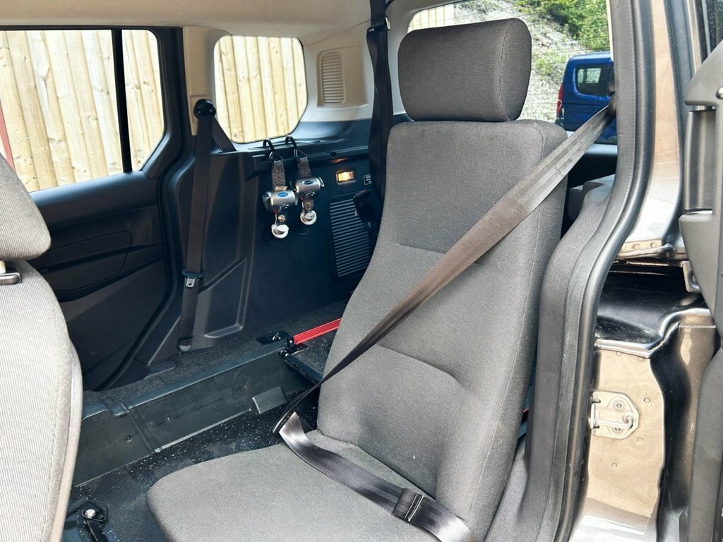 Ford Tourneo Connect Titanium White #24