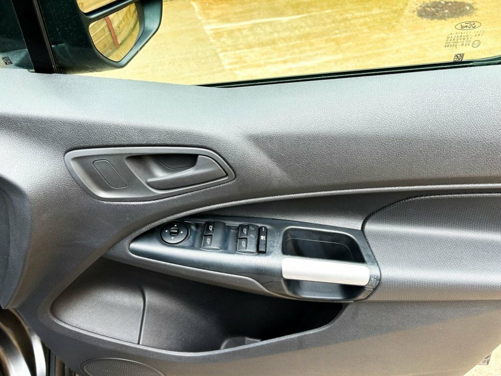 Ford Tourneo Connect Titanium White #28