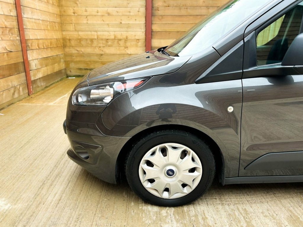 Ford Tourneo Connect Titanium White #32