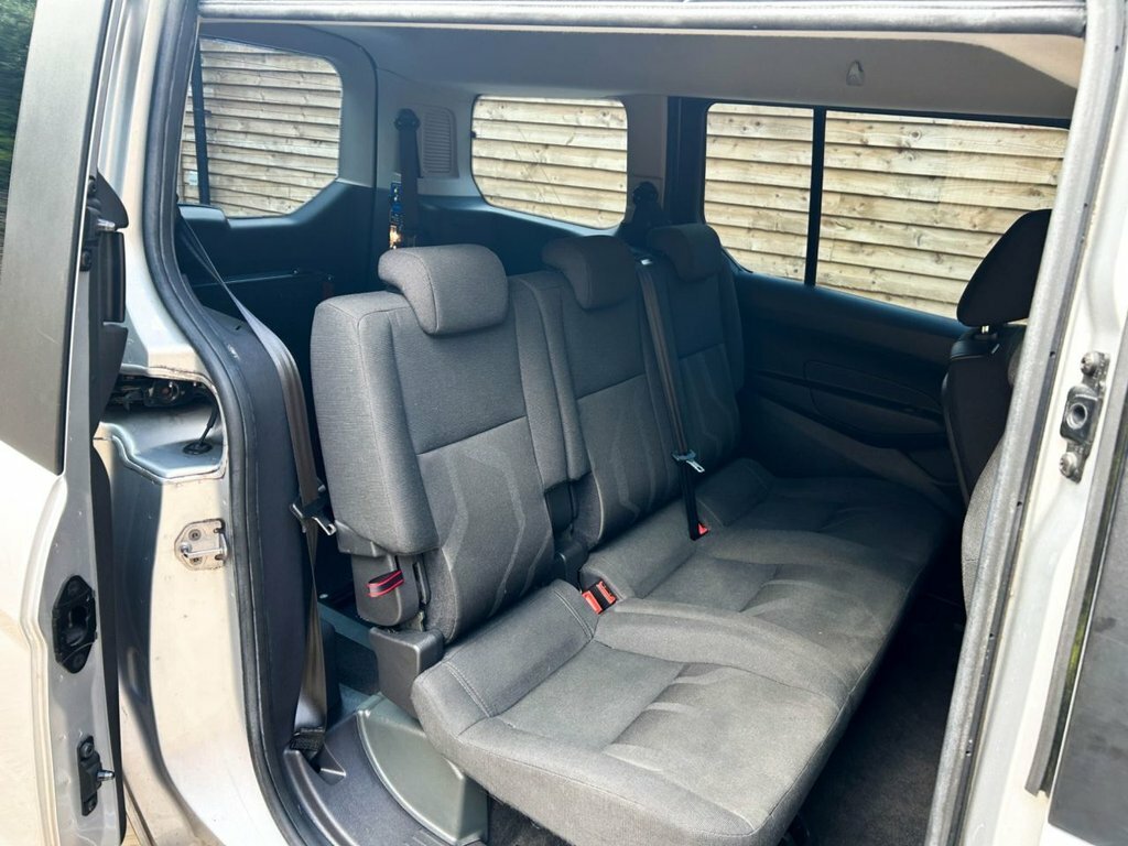 Ford Grand Tourneo Connect 1.5L Zetec Silver #6