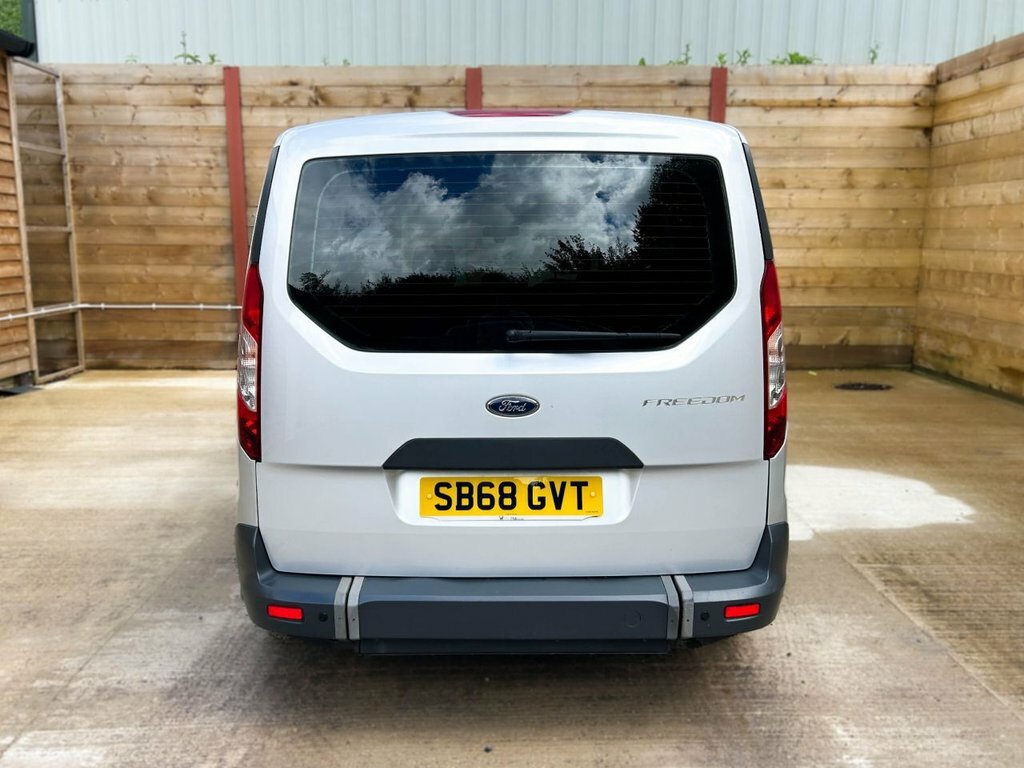 Ford Grand Tourneo Connect 1.5L Zetec Silver