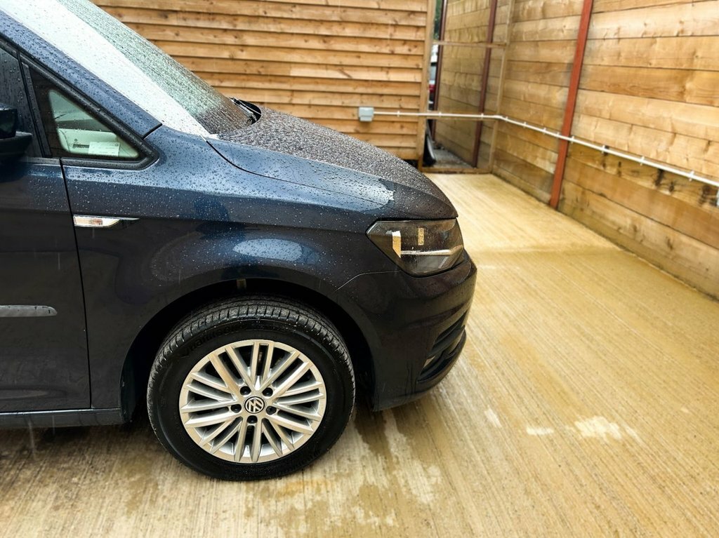 Volkswagen Caddy Maxi Life 2L Null Blue #30