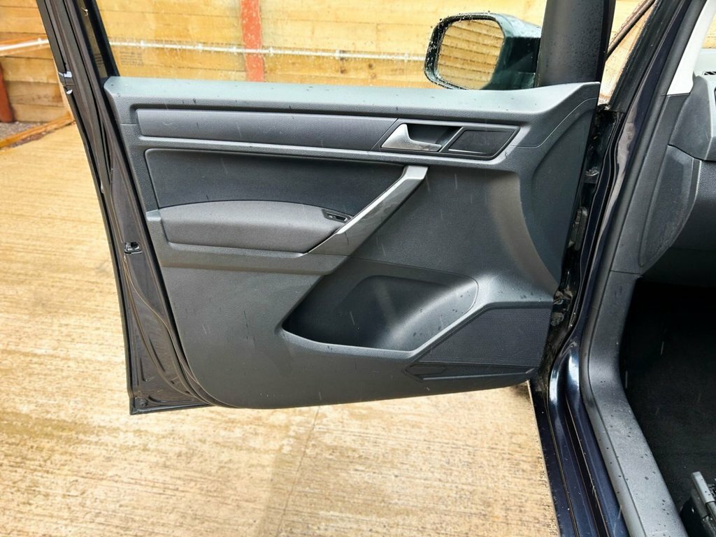 Volkswagen Caddy Maxi Life 2L Null Blue #28