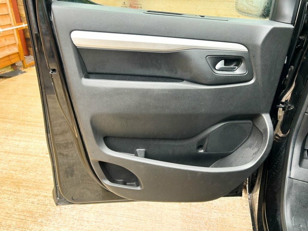 Citroen SpaceTourer Feel Grey #30